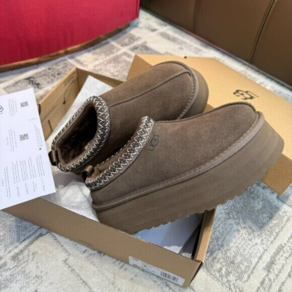 UGG Tazz Platform Shearling Lined Slipper - Picture 7 of 9